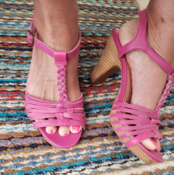 HOT PINK STRAPPY HEELS - Picture 2 of 4